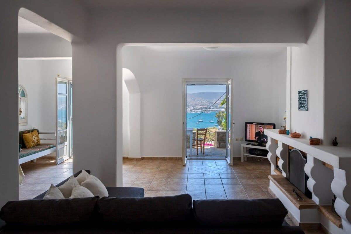 הוילה Parikia Cove Mansion מראה חיצוני תמונה