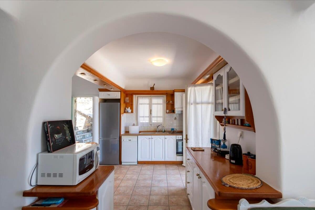 הוילה Parikia Cove Mansion מראה חיצוני תמונה