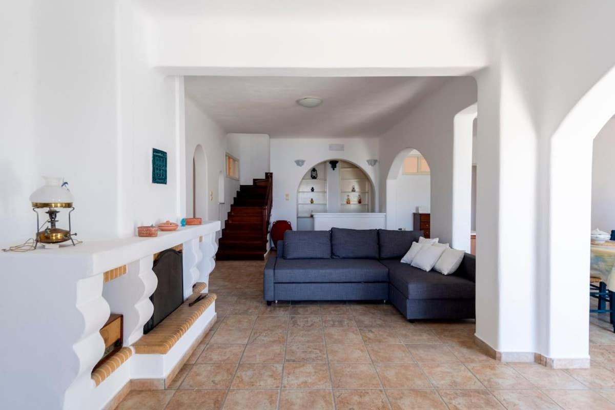 הוילה Parikia Cove Mansion מראה חיצוני תמונה