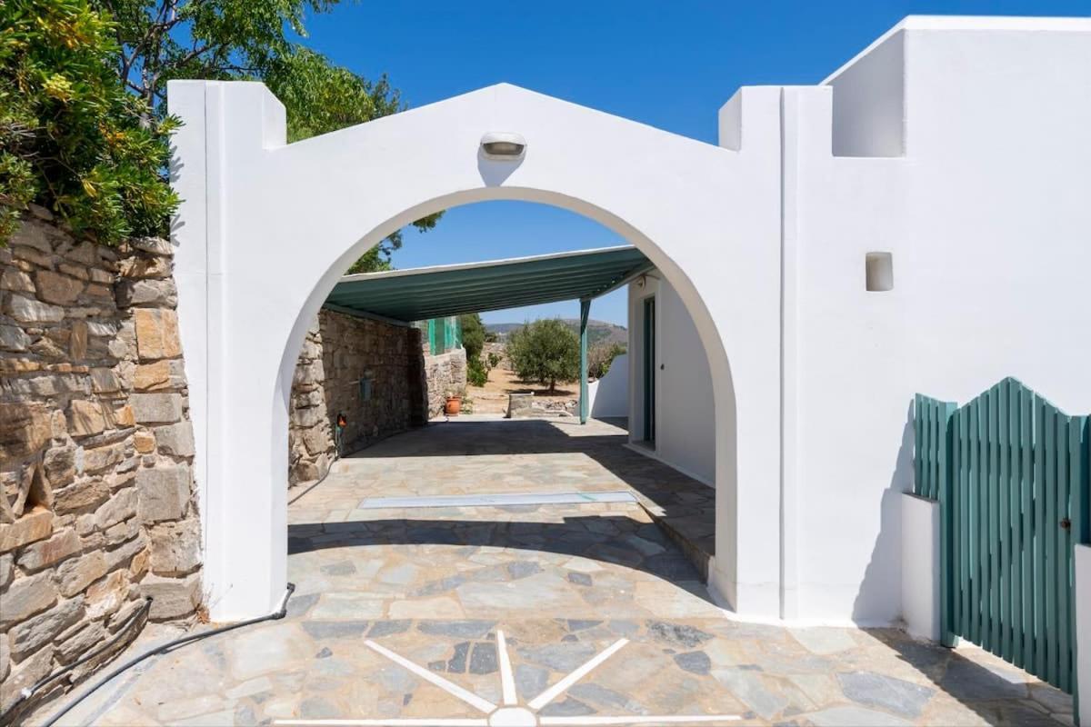 הוילה Parikia Cove Mansion מראה חיצוני תמונה